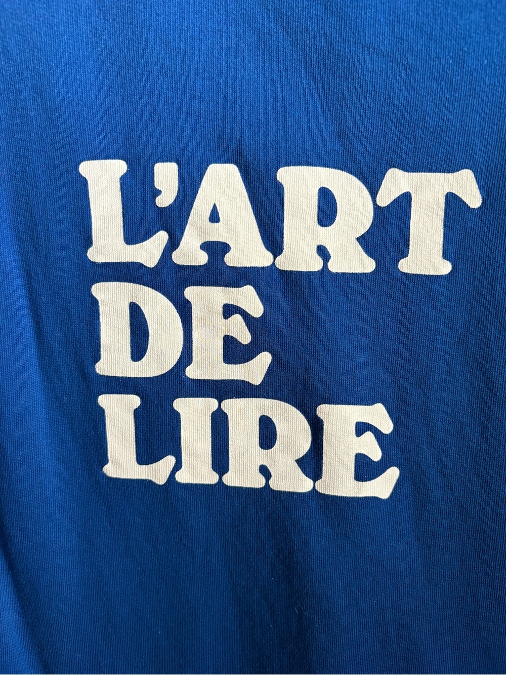 Sézane Cobalt Blue L’ Art De Lire Graphic Sweatshirt - Picture 4 of 5